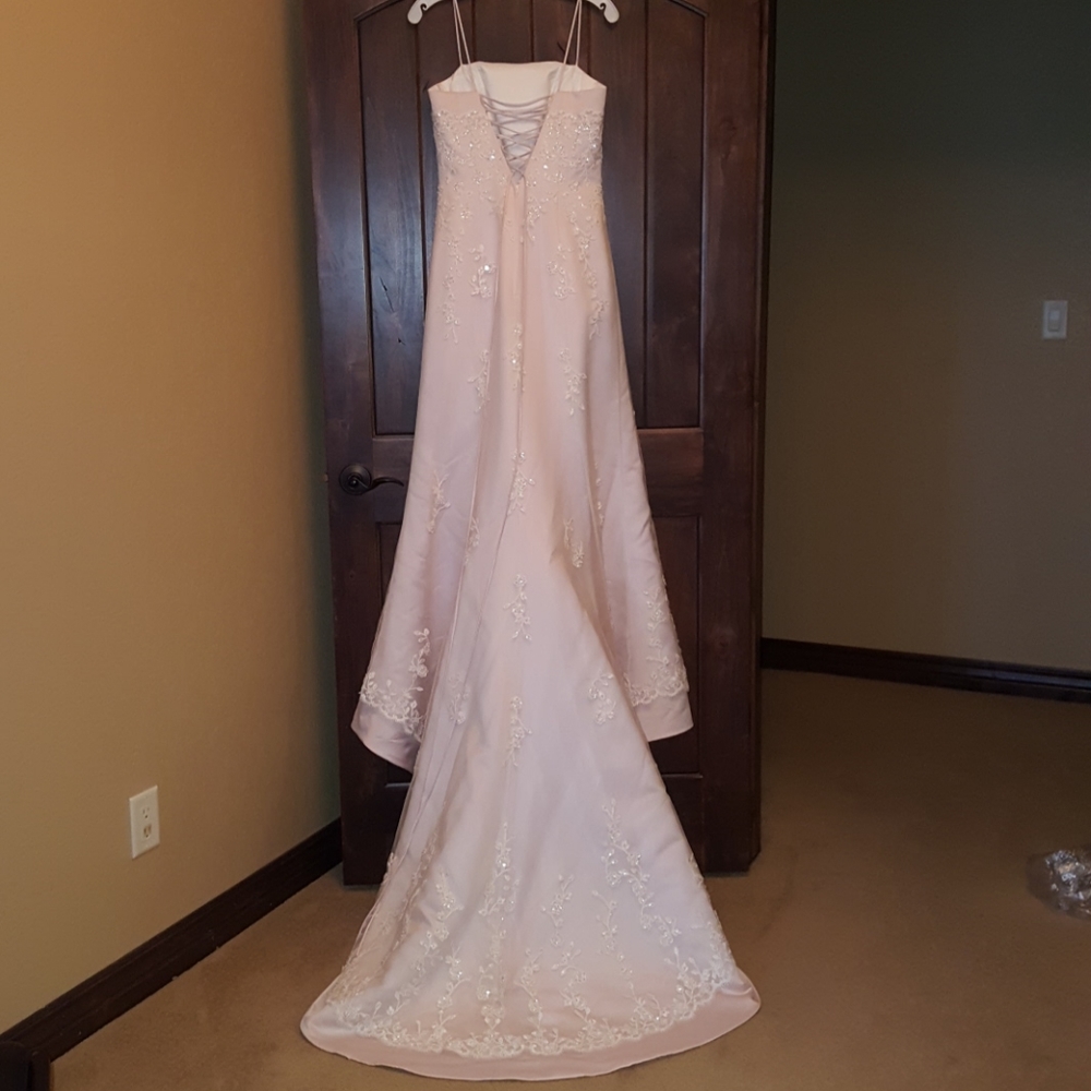 Wedding gown